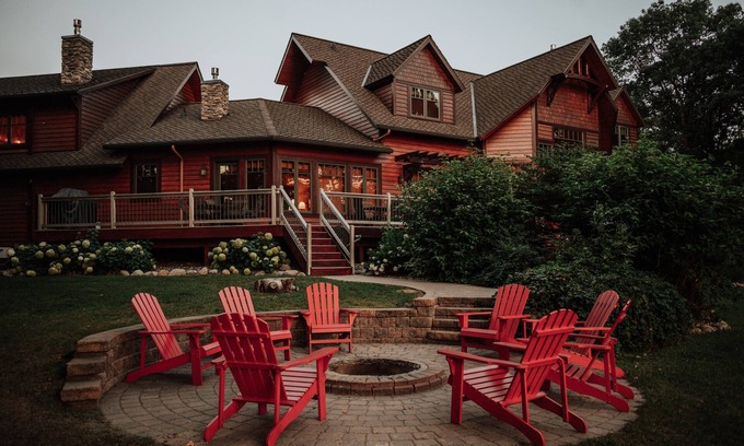 Walker House | OakHaven-Leech Lake|Large Lawn| Bar|BonusRm|Events
