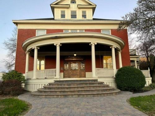 Ironton Villa | Oakridge House. Spacious and historic home in downtown Ironton, Ohio.