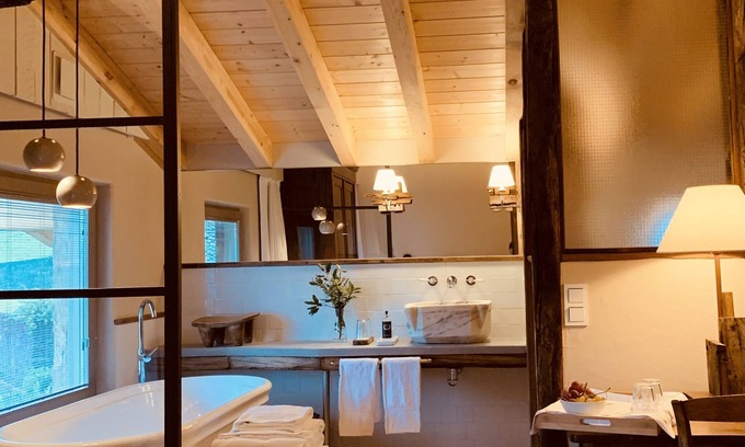 Garai Hotel | OAR Cottage