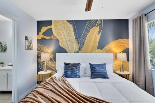 Titusville Apartment | Oasis 304 - Galaxy Getaway
