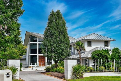 Northeast Virginia Beach Villa | Oasis at Eden Way