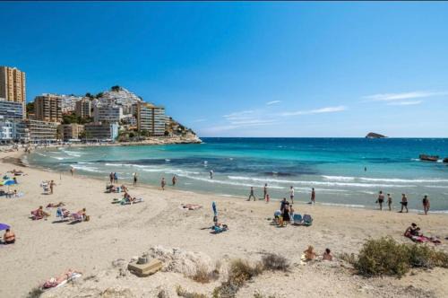 Villajoyosa Apartment | Oasis Cala Alta New Apartment 120qm free parking, pool, 2 bath, 3bdr, Wi-Fi, air-condit