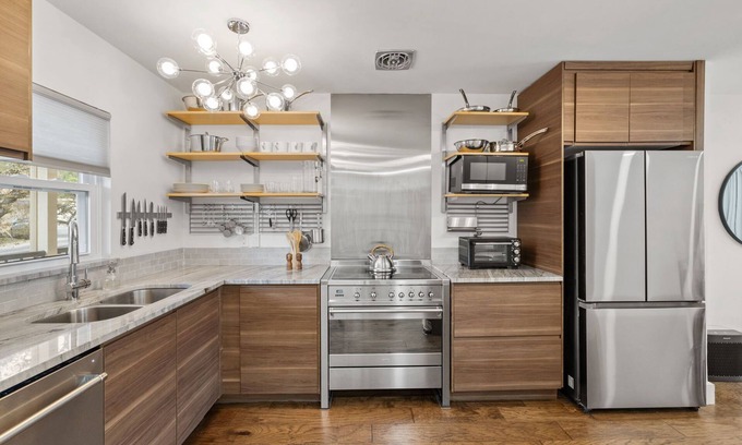 Allandale Condo | Oasis in West Austin: Luxury 1 Bedroom