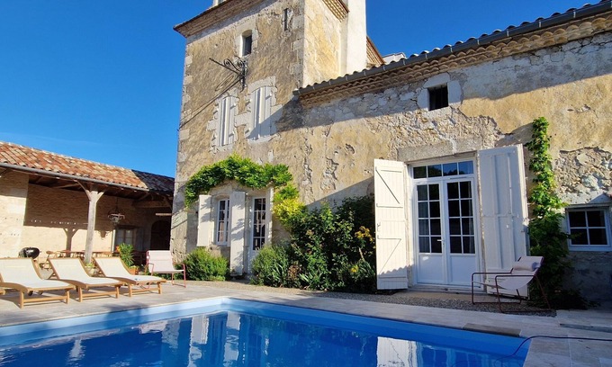 Laparade House | Oasis of peace and comfort. 14th-century maison de maître with swimming pool.