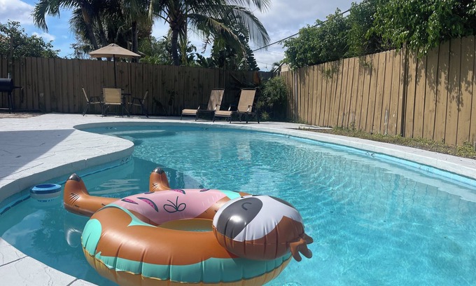 Garden Isles House | Oasis Pool Home less than 10 minutes from Beach