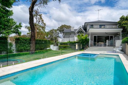 Oatley House | Oatley Escape with Pool Relax in Style & Elegance