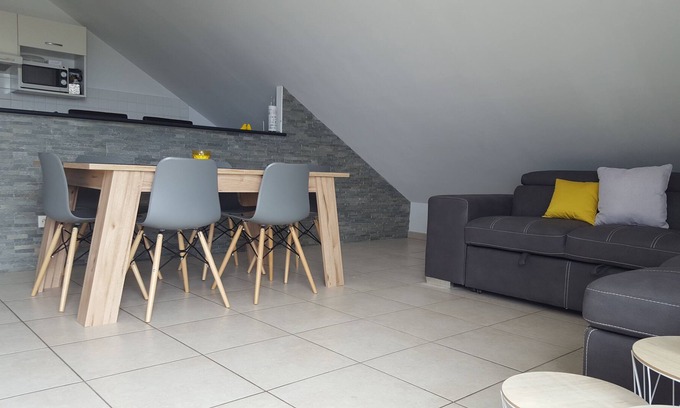 Caphomard Apartment | Ocean Appart: spacious T2 near the beach, sea view