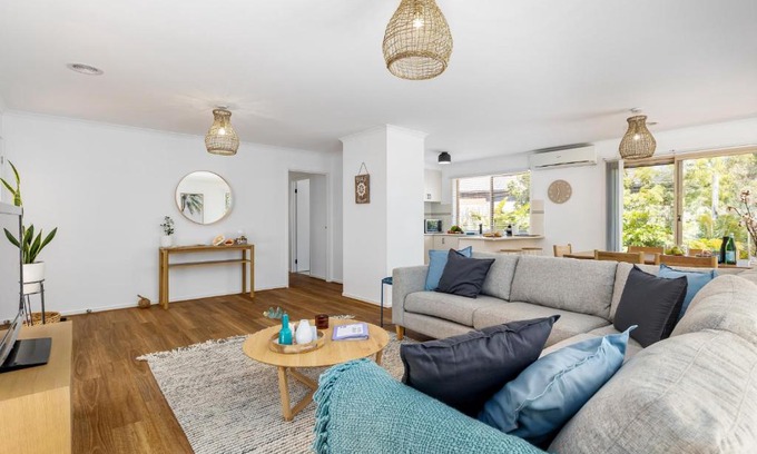 Tootgarook House | Ocean Bay Retreat - Relish in Gorgeous Beachy Style