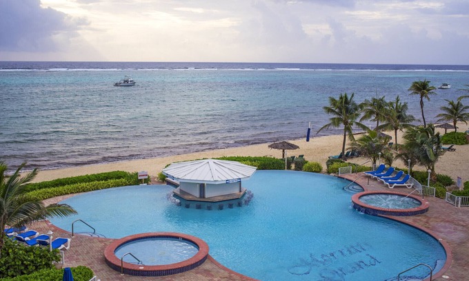 Colliers Bay Condo | Ocean/Beach Front Condo! 2BR Grand Cayman, East End - JAN 25 - FEB 1, 2025