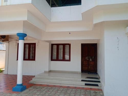 Kuzhuppilly House | Ocean blue home stay