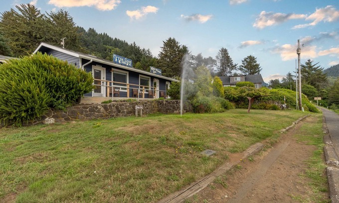 Yachats Apartment | Ocean Cove Inn #3 - Ocean View