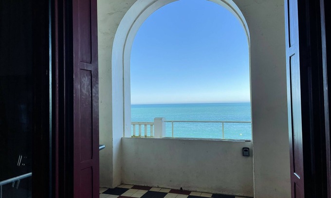 Guethary Apartment | Ocean-facing duplex with terrace