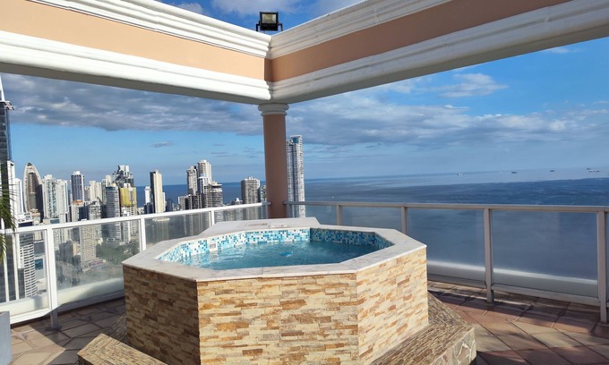 Calidonia Apartment | Ocean Front Apartment in the Best Location, Fully furnished