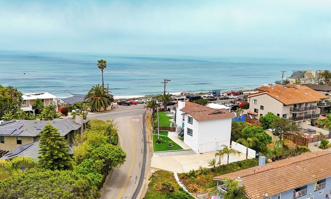 Leucadia House | Ocean Front Beacons Beach, Amazing View, Surfboard