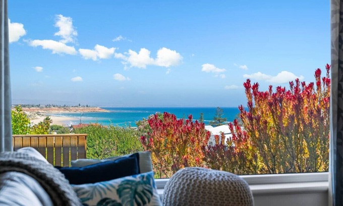 Port Noarlunga House | Ocean view at Beach front Port Noarlunga