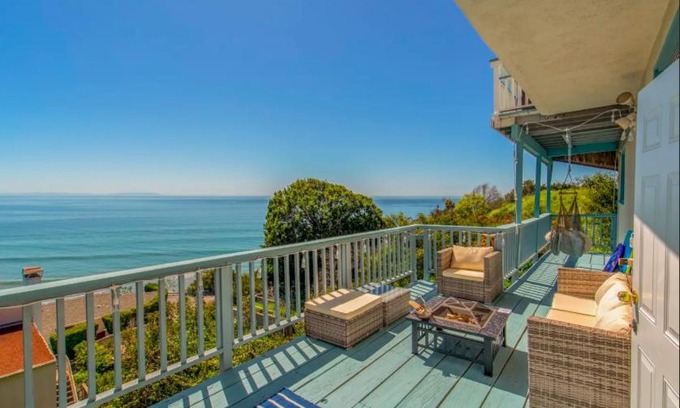 Pacific Palisades Apartment | Ocean View+ Beach Surfing studio @ Palisade/Malibu
