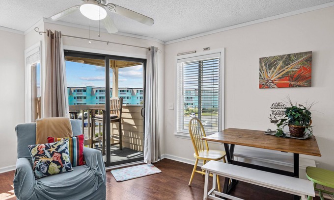 Morehead City Condo | Ocean view condo in beachfront complex with pools, tennis & beach gear