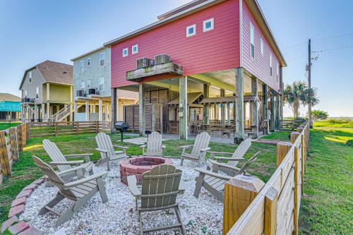 Crystal Beach House | Ocean View Easy Breezy Crystal Beach Getaway!