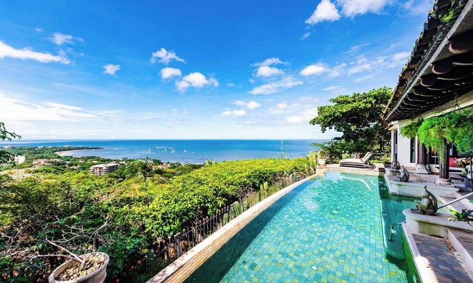Tamarindo House | ♛Ocean view Infinty Edge Pool with in-law suite♛