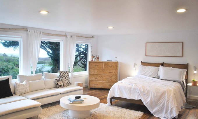 Yachats Apartment | Ocean View Studio Apartment! Perfect for Agate Hunting! Dog Friendly!