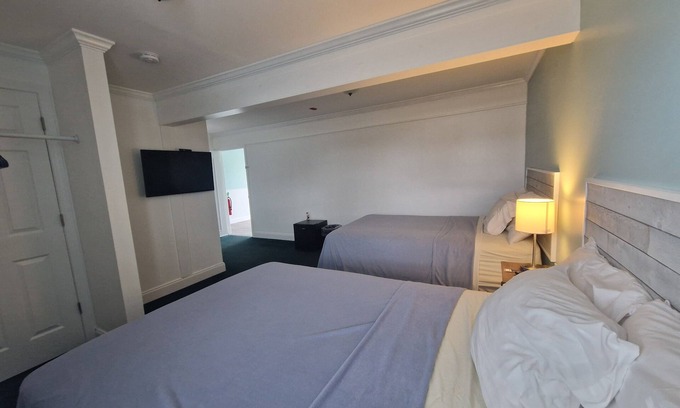 Misquamicut Hotel | Ocean View Westerly