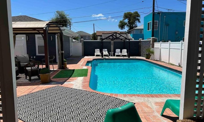 Del Mar House | Ocean View with Pool Casa de Joy Dos upstairs unit