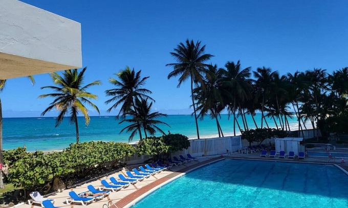 Condado Condo | Ocean Views 1 BEDROOM Cabana in Condado!
