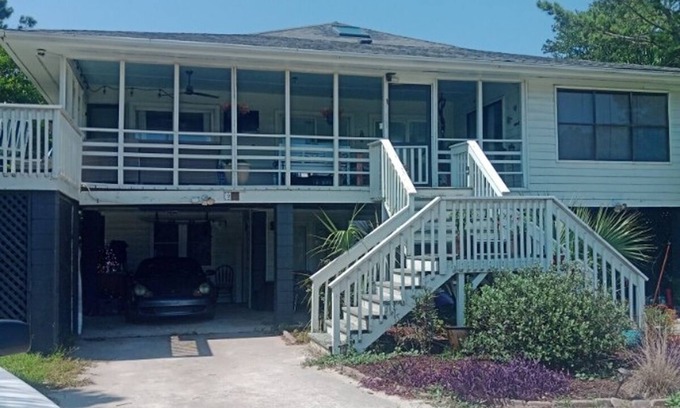 Sullivan's Island House | Ocean Views! Available Monthly June/July/August 2022!