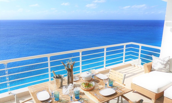 Zona Hotelera Norte Condo | Oceanfront penthouse condo , stylish private 360 stunning views two terraces .