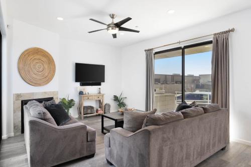 Oceano House | Oceanfront 2BR Rooftop Deck Beach Access Strand Way B