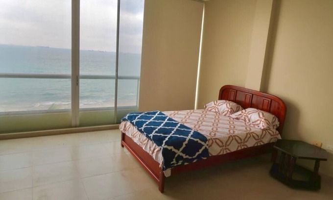 Salinas Apartment | Oceanfront apartment with beautiful view