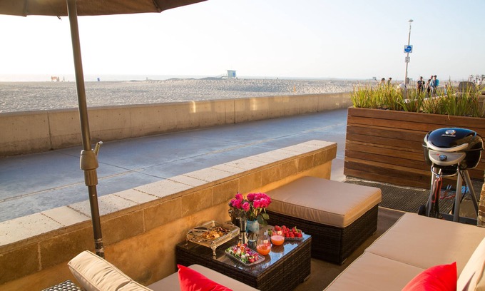 Hermosa Beach Apartment | Oceanfront Best in Class 2018-2020 VRBO Employees Stayed Here Twice & Loved It!