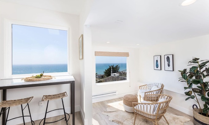 Moss Beach House | Oceanfront Coastal Home w/Breathtaking Views – Hiking, Beaches & More