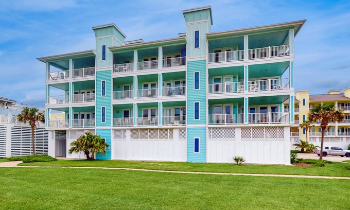 Red Fish Cove Condo | Oceanfront condo with gorgeous views, pool & hot tub - dog-friendly
