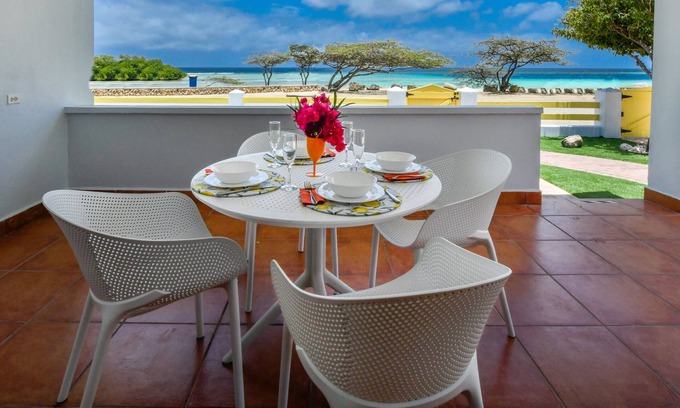 Pos Chiquito Villa | Oceanfront @ Mangel Halto Beach, Snorkel, Scuba, Beach