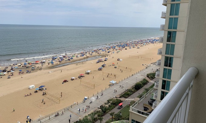 Northeast Virginia Beach Resort | Oceanfront resort on Virginia Beach Boardwalk