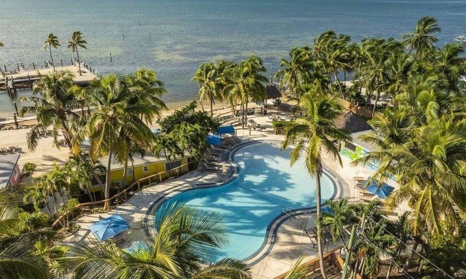 Islamorada Resort | Oceanfront Studio Queen w/Kitchenette, Pool, Free Parking & Pet Friendly