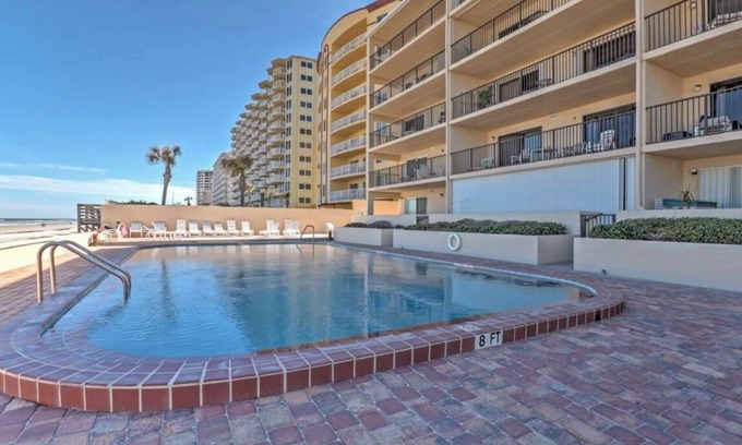 Orlando Heights Condo | 🏖️Oceanfront walk out with private deck