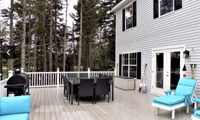 Gouldsboro House | Oceanfront Waterfront Family Friendly Hot Tub & Pets Allowed! [Sandpiper Shores]