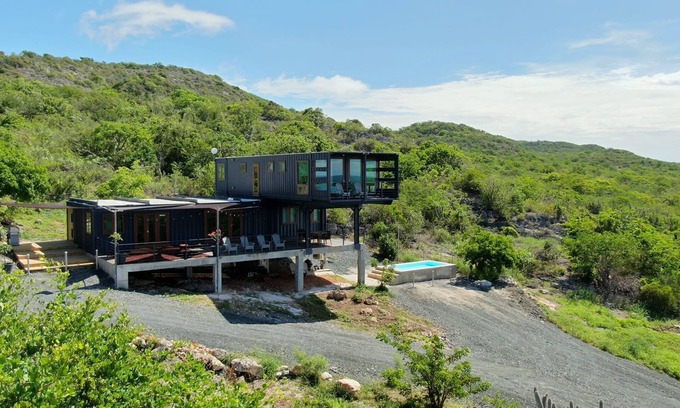 Carenero House | Oceanview 3BR COR-TEN House - w/view of Gilligan's Island