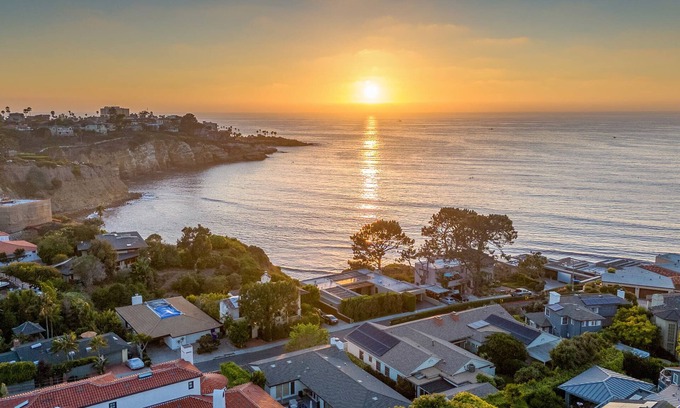 La Jolla Shores House | Oceanview Charmer, One Block to Beach