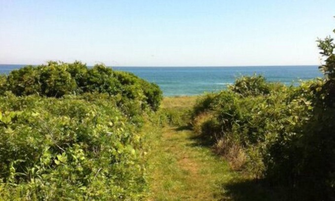 Montauk Hotel | Oceanview Chic Alcove Studio, walk to Town/Beach Pass