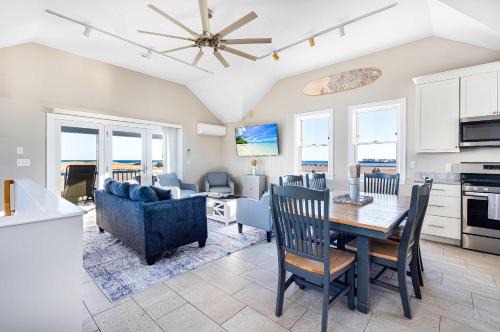 Hampton House | Oceanview Oasis Newly Renovated Parking