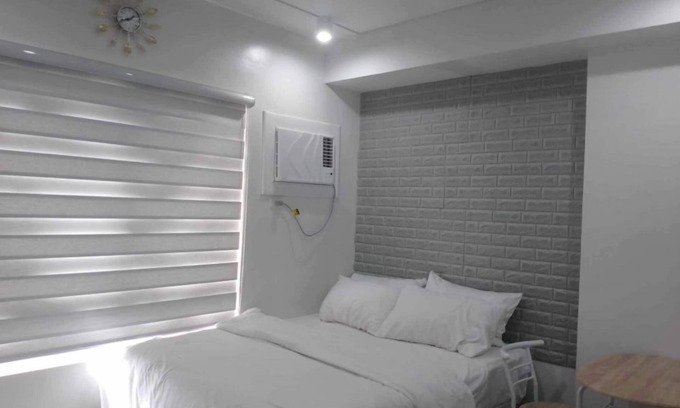 Taculing Apartment | Oceanview Studio: Bacolod City