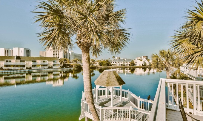Destin House | October weather is Destin is beautiful, and there is the fishing rodeo to boot.