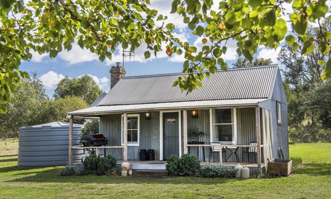 Lue Cottage | Odd Frog Lodges Cottage - a farm stay escape