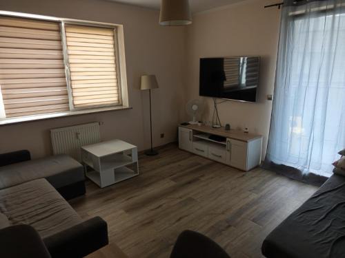 Bialoleka Apartment | Odkryta Warszawa! - prywatne mieszkanie, samodzielne zameldowanie, private studio balcony, free wifi, smart tv 55", parking, self check in - Warsaw North