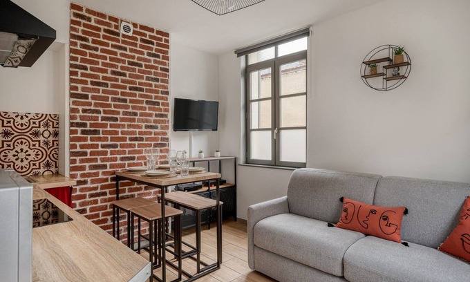 Valenciennes Apartment | OIQIA Minier