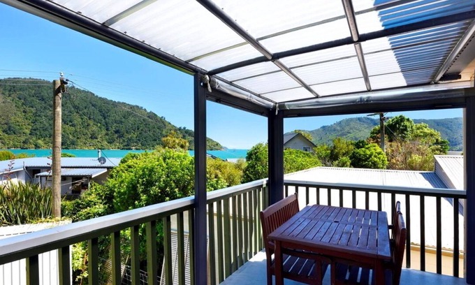 Marlborough House | Okiwi Bay Bach with Bay Views