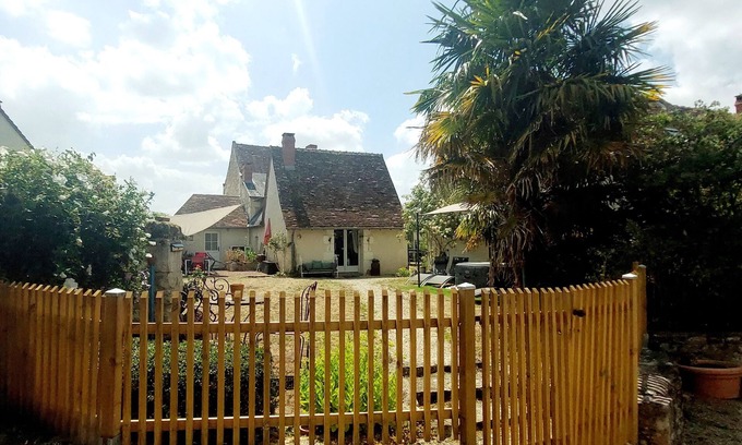 Crouzilles House | Old charming Touraine house, completely renovated, surrounded by trees and enclosed.